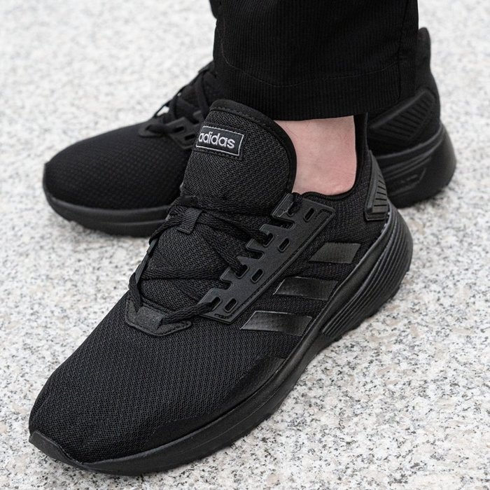 duramo 9 triple black