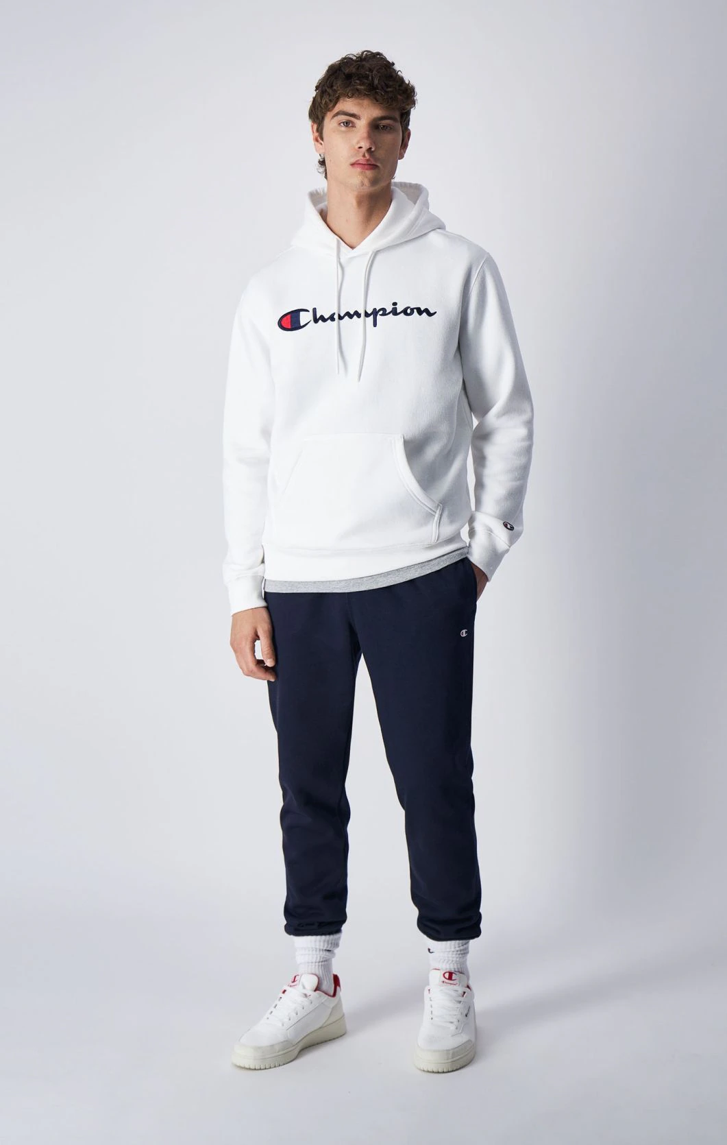 CHAMPION HOODED SWEATSHIRT