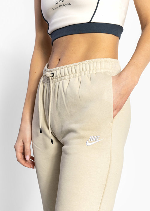 Nike Sportswear Essential