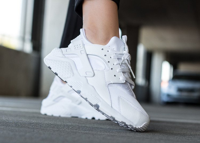 Nike Huarache Run  (654275-110)