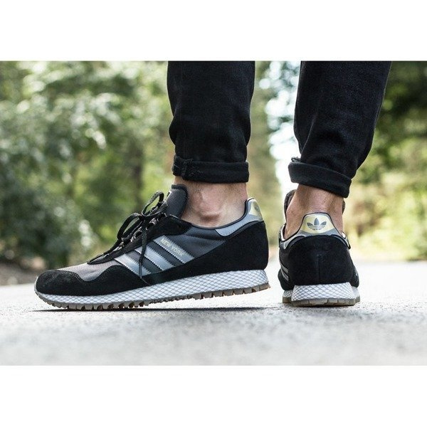 Adidas New York (CQ2212)
