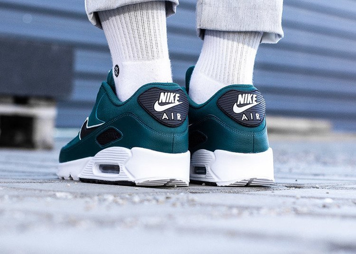 Nike Air Max 90 Essential (AJ1285-301)