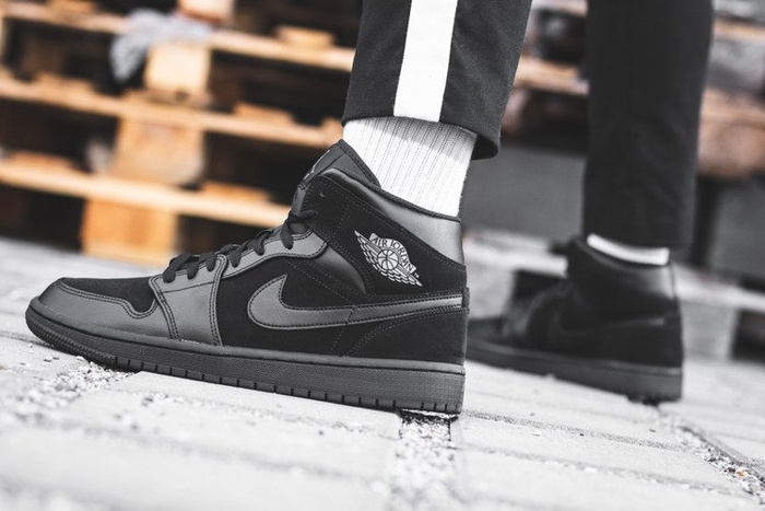 Nike Air Jordan 1 Mid (554724-050)