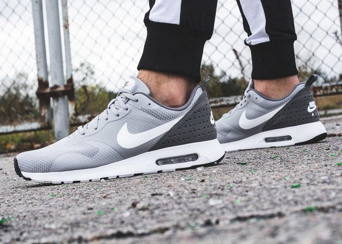 Nike Air Max Tavas (705149-007)