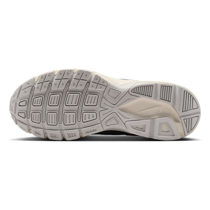 Nike Initiator