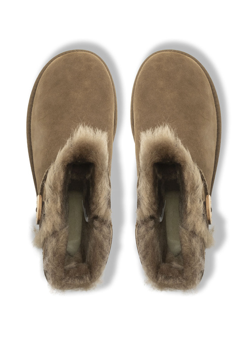 UGG Mini Bailey Button II