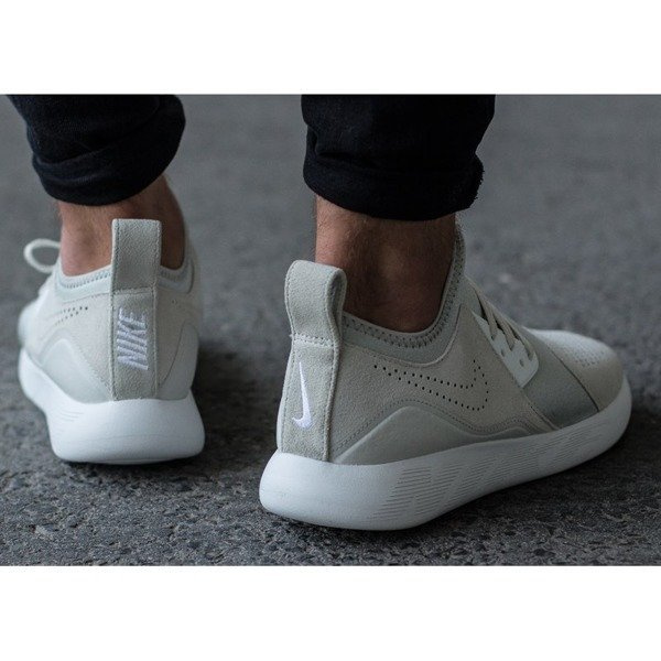 Nike Lunarcharge Premium (923281-002)